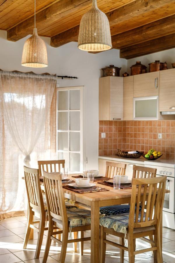 Fridas Place Halikounas Bagian luar foto
